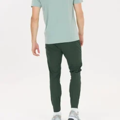 Dyne Tapered Pants