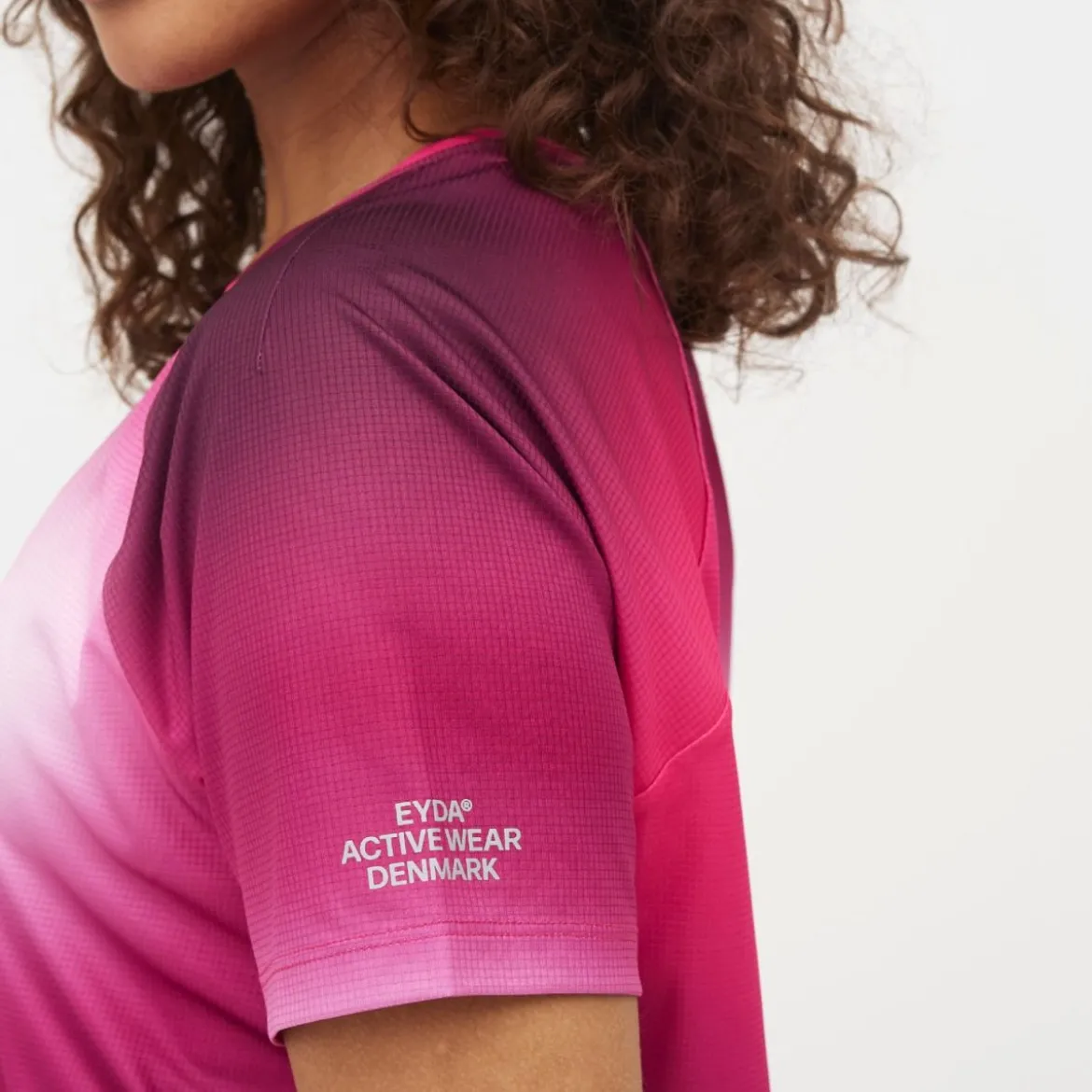 Lecia Tee